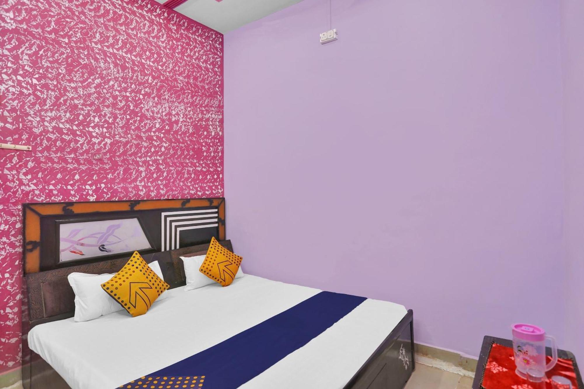 Hotel O Aniruddha Palace มถุรา ภายนอก รูปภาพ